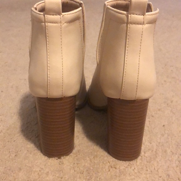 Qupid booties - ivory peep toe - Picture 2 of 5